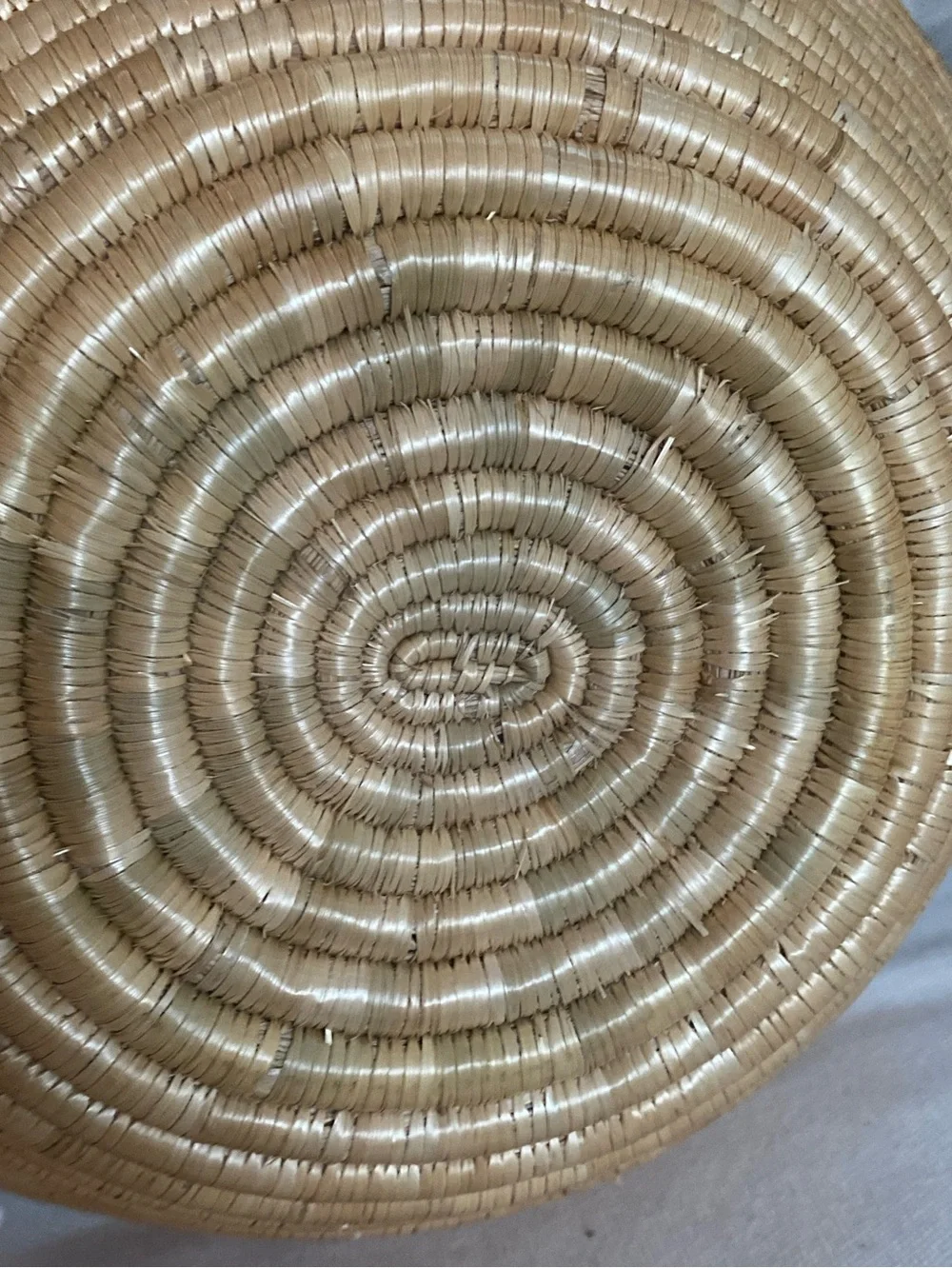 Vtg Handwoven Coiled Natural Fiber w Diamond Accent Basket Bowl Large 10.5”